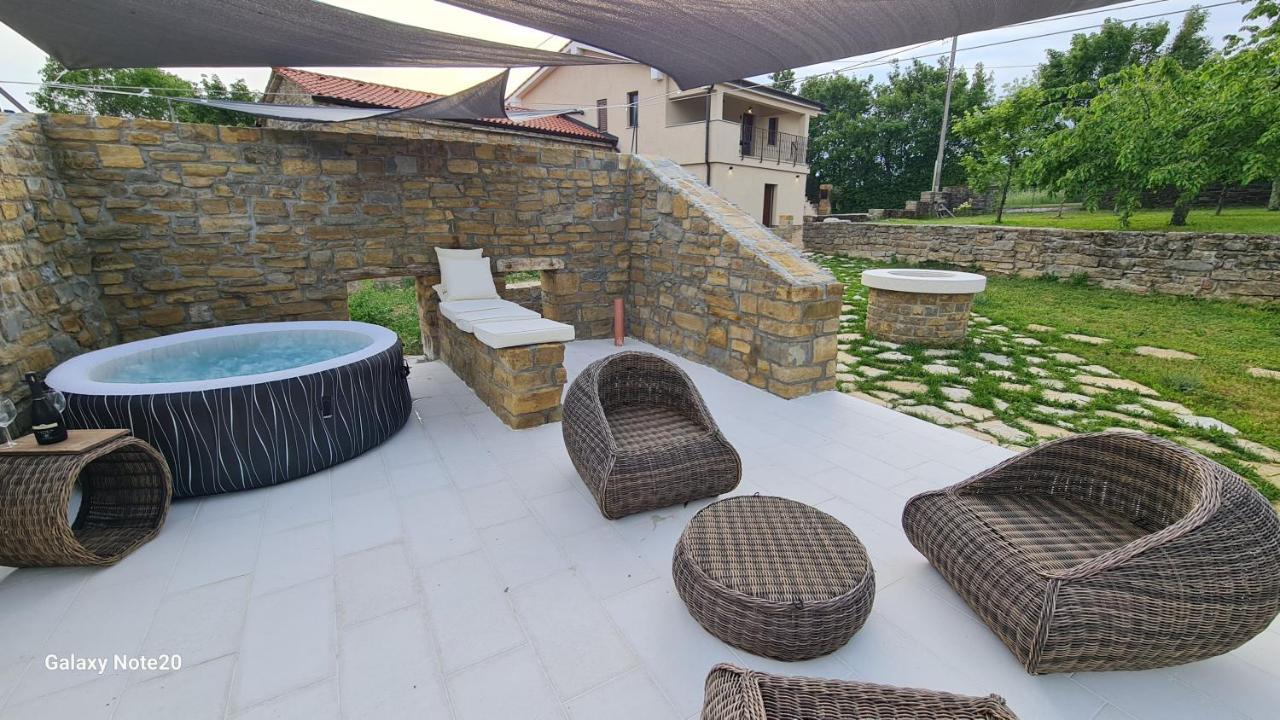 Hisa Kapis With Hot Tube Daire Koper Dış mekan fotoğraf